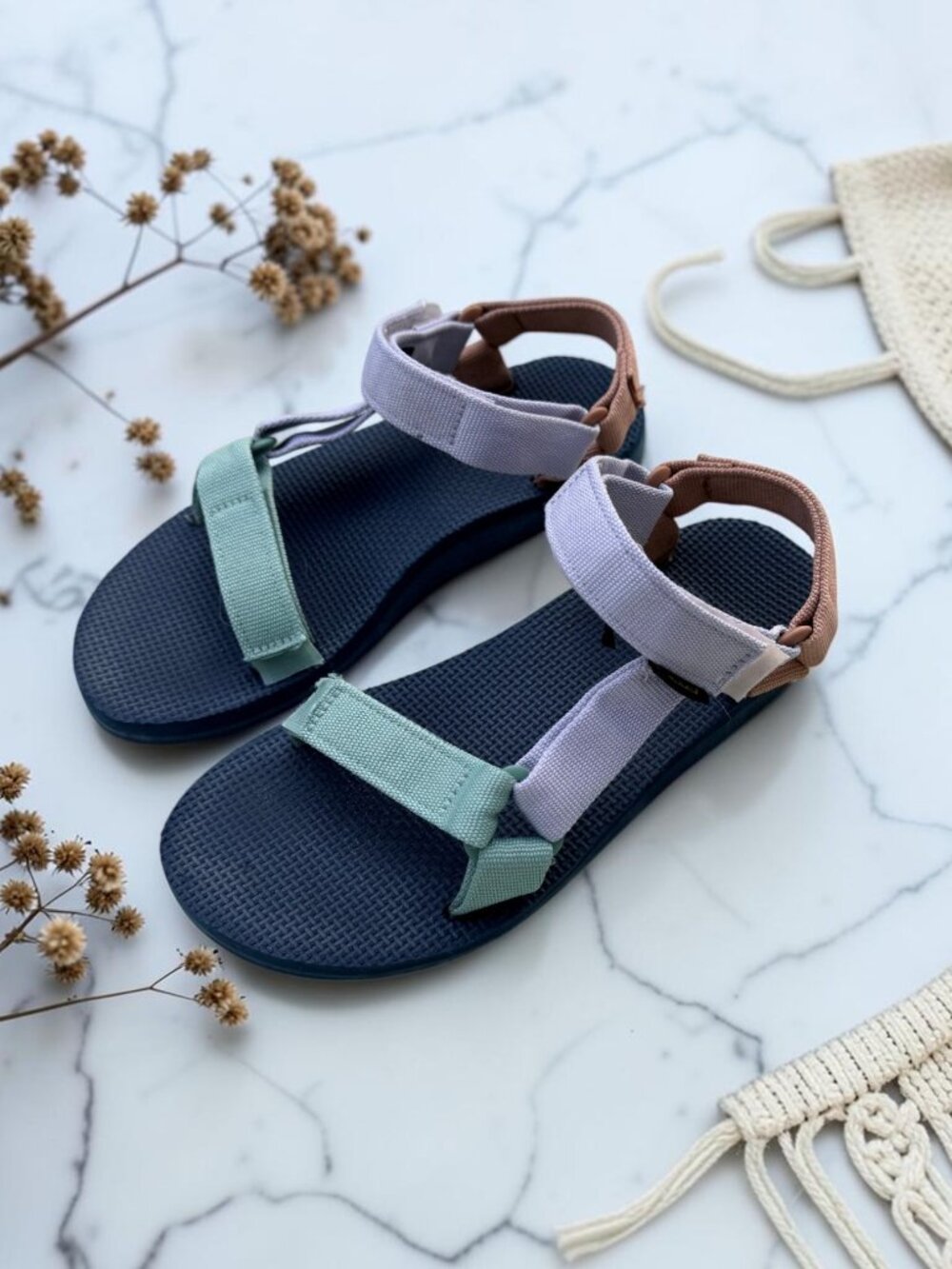 Teva Women's Original Universal Sandals Size 6 in Orion Blue
